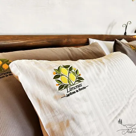 Jardines De فندق مبيت وإفطار