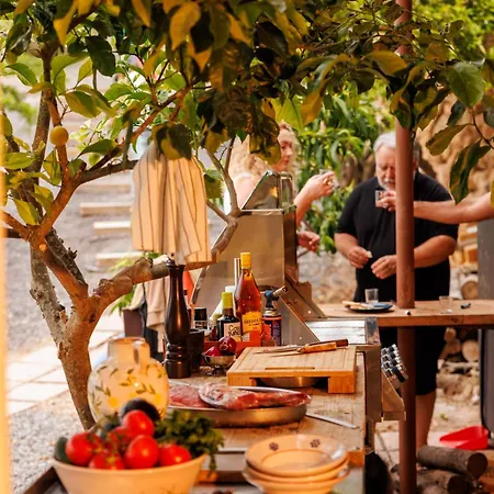 Jardines De לינה וארוחת בוקר 3*