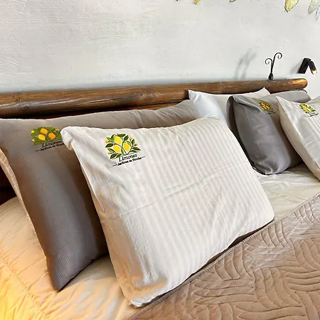 Jardines De Bed & Breakfast