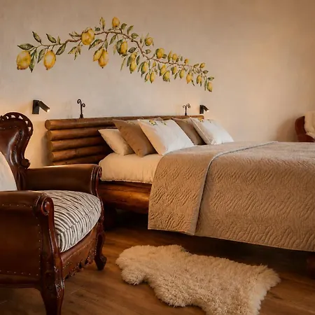 Jardines De Bed and Breakfast 3*